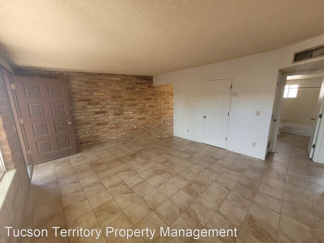 Building Photo - 2 br, 1 bath House - 1610 N Venice Ave