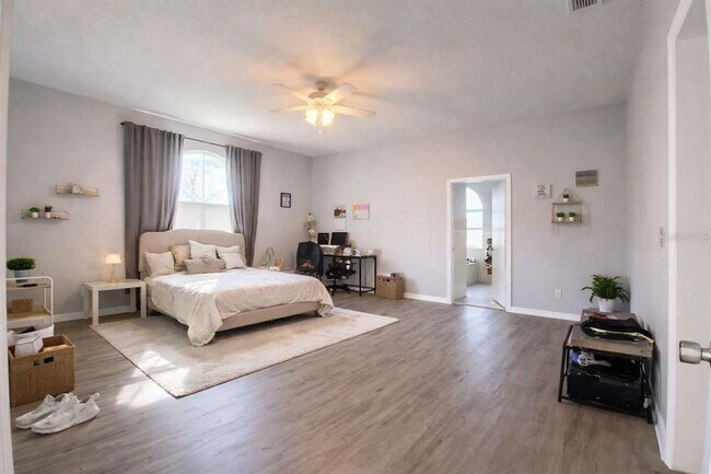 Foto del edificio - 5116 E 122nd Ave