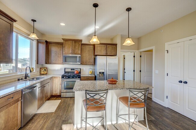 Building Photo - 10889 Retreat Ln