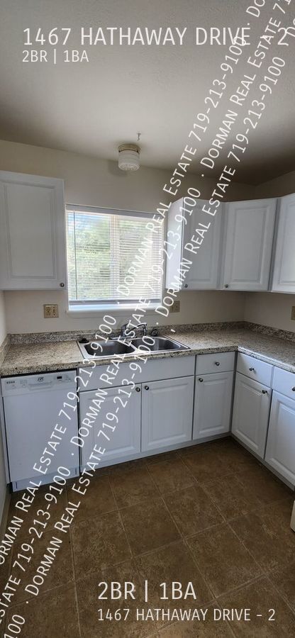 Building Photo - 1467 Hathaway Dr