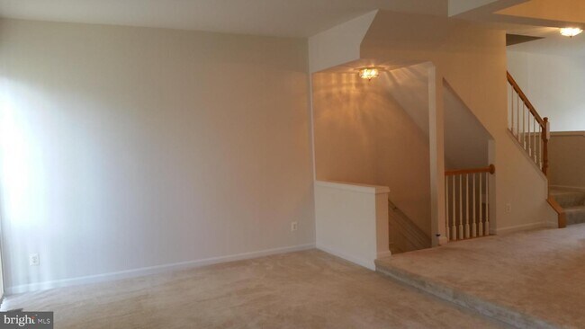 Building Photo - 43798 Virginia Manor Terrace