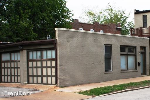 Building Photo - 4400 Chouteau Ave