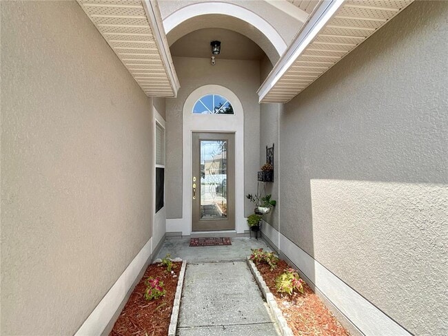 Building Photo - 1050 Pineview Ct