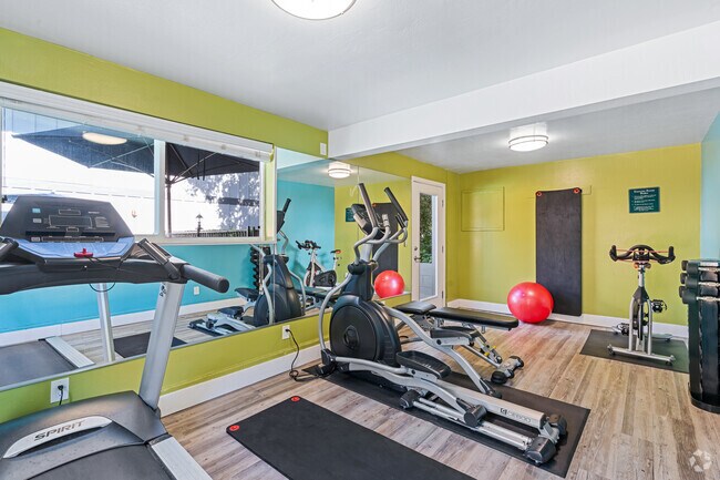 Gimnasio - Hillside Garden in San Mateo