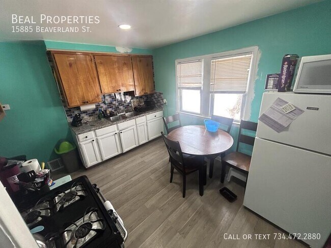 Foto del edificio - 15885 Beaverland St