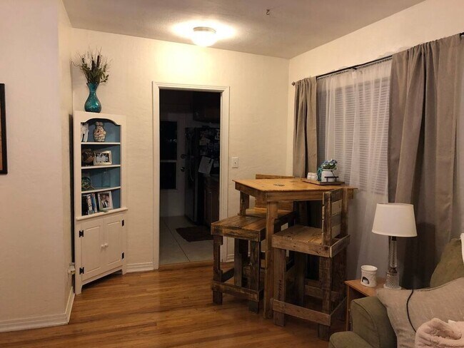 Foto del edificio - 3012 Pickfair St