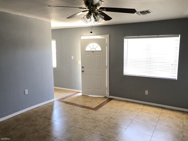 Building Photo - 2 br, 1 bath House - 1341 Oahu St