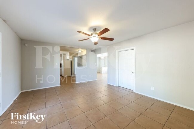 Building Photo - 5702 N 19th Dr