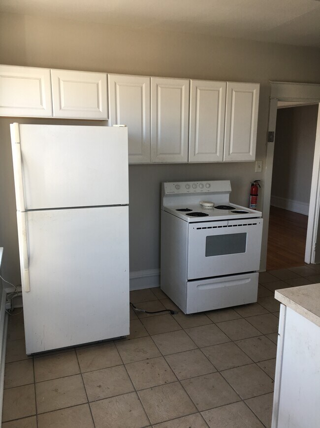 Building Photo - 402 Delsea Dr