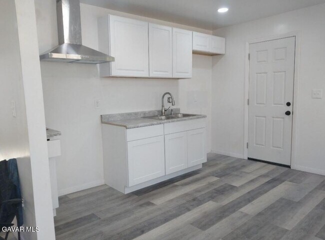 Building Photo - 9129 Kemper Rd