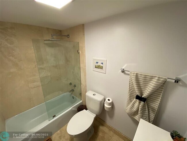 Foto del edificio - 3000 E Sunrise Blvd