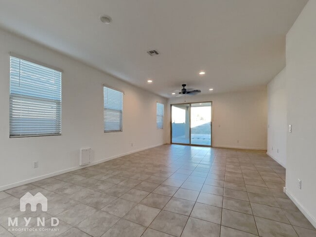 Building Photo - 9220 N 174th Ln