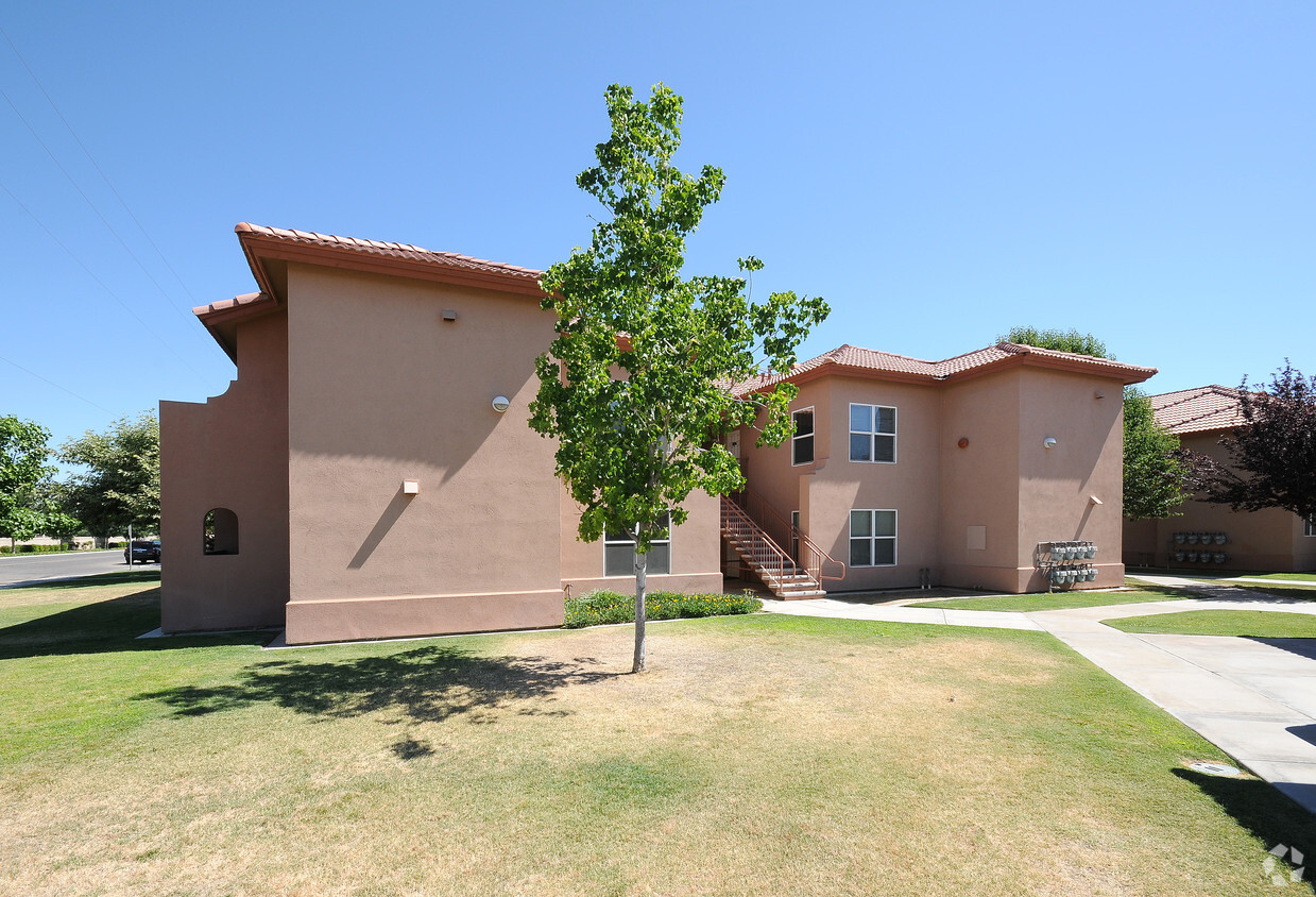 Building Photo - Sunset Villa Apartments