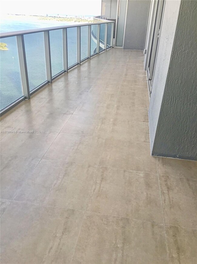 Foto del edificio - 488 NE 18th St