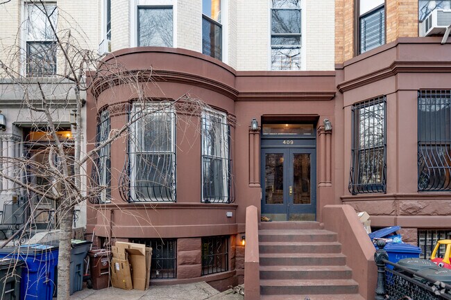 Building Photo - 409 3rd St