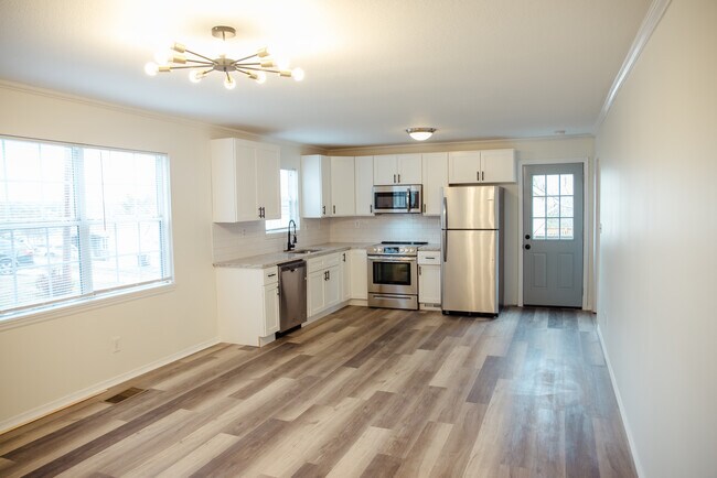 Foto del edificio - 3401 Inverness Rd