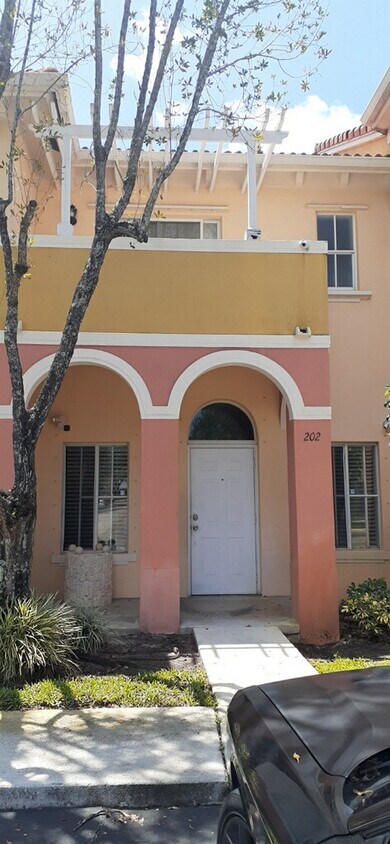 Primary Photo - 202 S Santa Catalina Cir