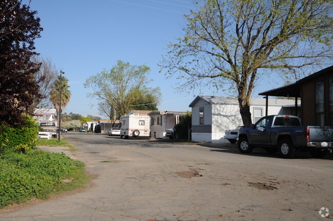 Foto del edificio - Twin Cypress Mobile Home Park