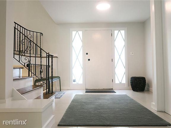 Building Photo - 3 br, 3 bath House - 1047 Weaver St