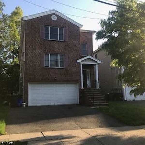 Building Photo - 70 Willow St