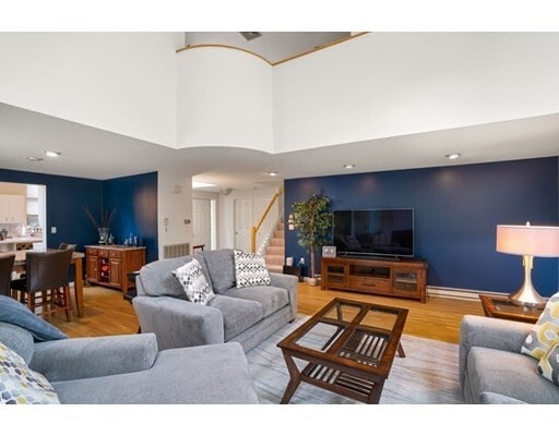 Foto del edificio - 19 Hillside Dr