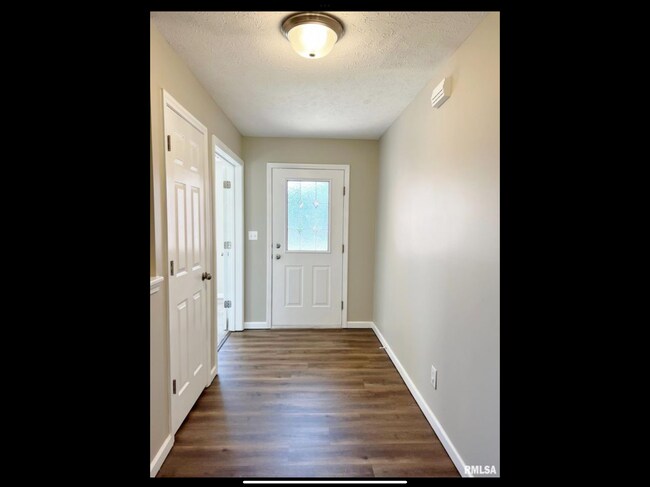 Foto del edificio - 1919 English Oak