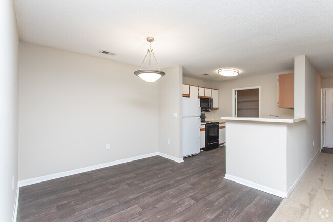 2HAB, 2BA - 1069SF - Hampton Place Apartments