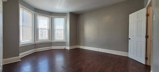 Photo - 5138 Ludlow St Apartment