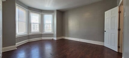 Building Photo - 5138 Ludlow St