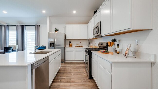 Building Photo - Located in Ladera Trails! The beautiful tw...