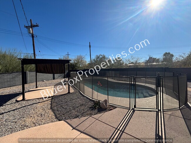 Building Photo - Charming 3 Bedroom and 2 Bath Home