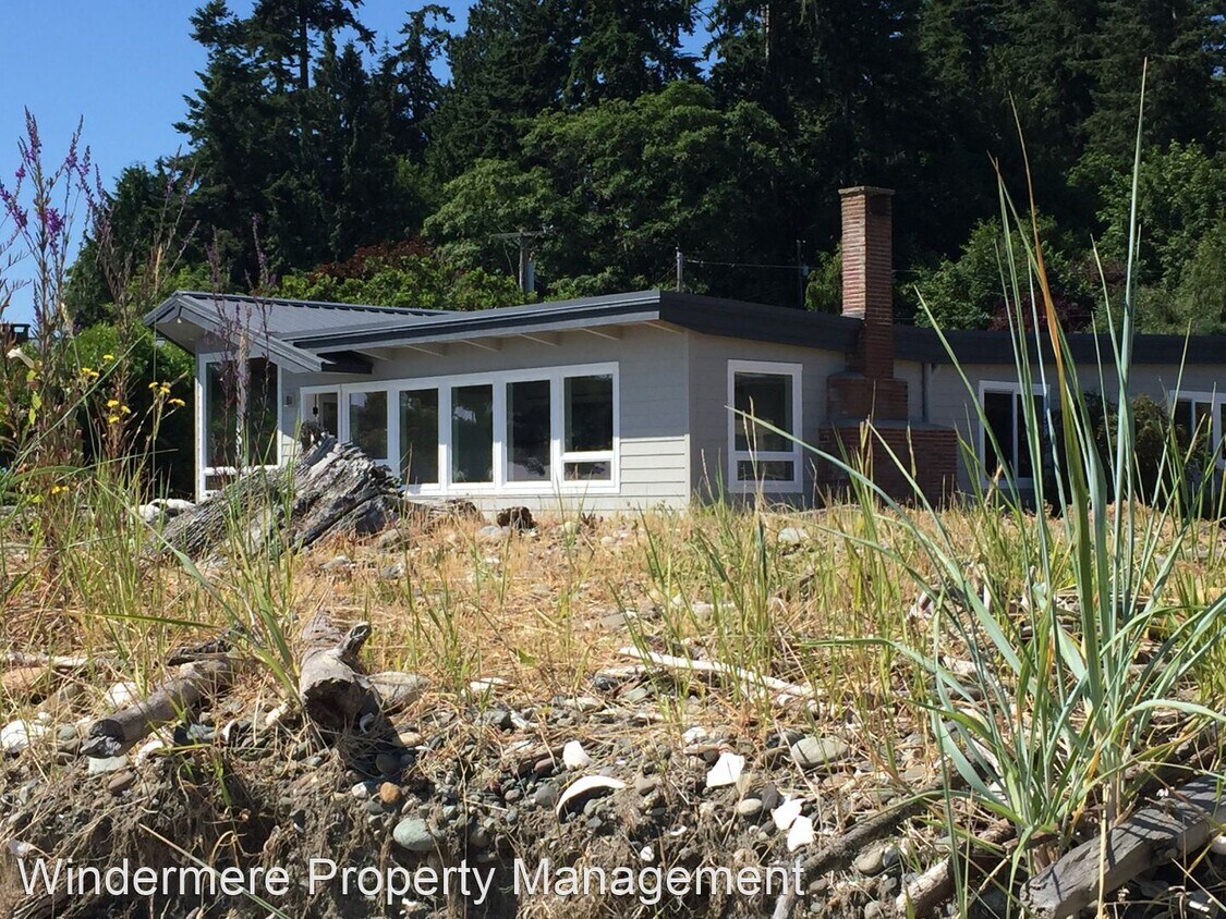 Foto principal - 2 br, 2 bath House - 7700 NE Yeomalt Pt. Dr.