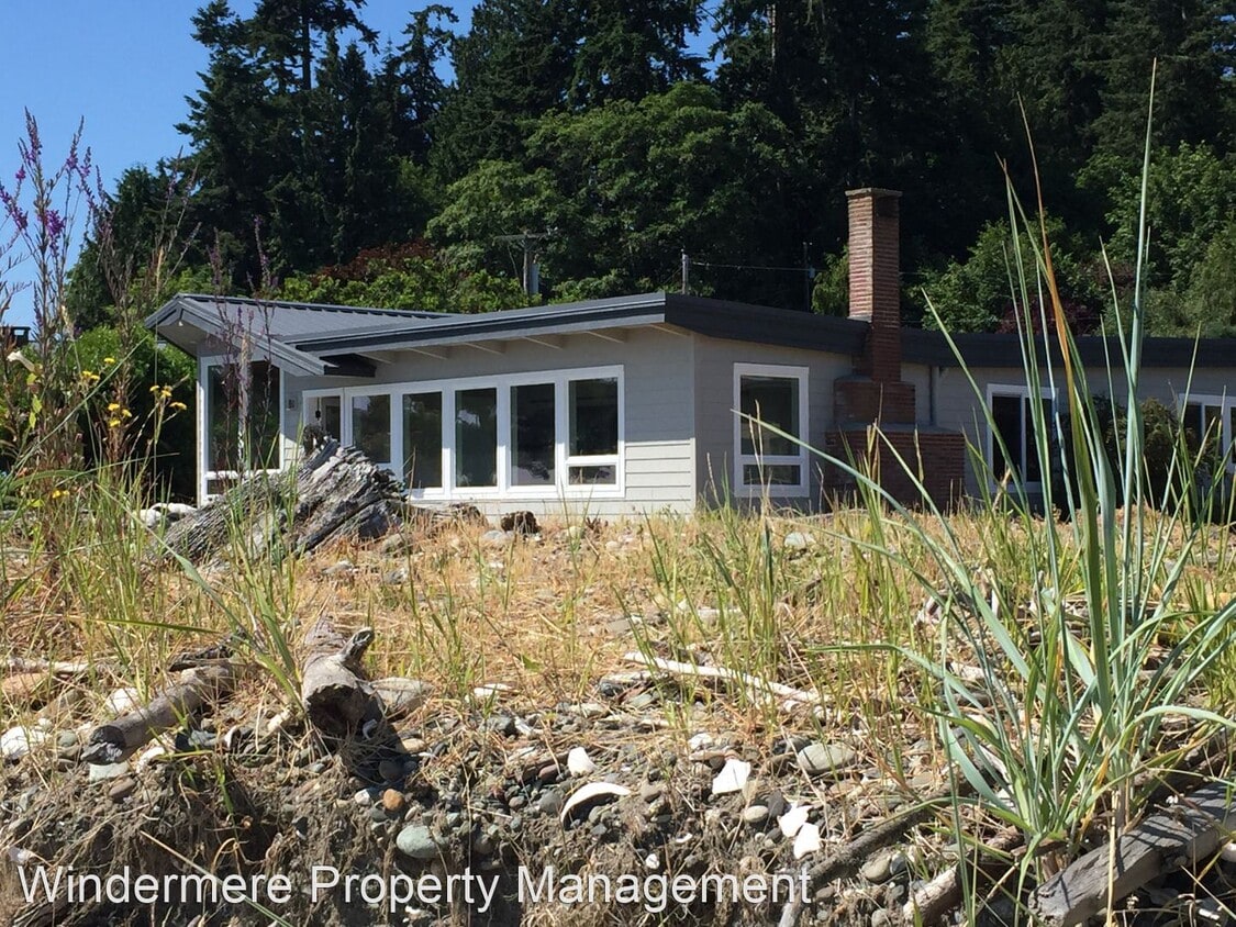 Primary Photo - 2 br, 2 bath House - 7700 NE Yeomalt Pt. Dr.