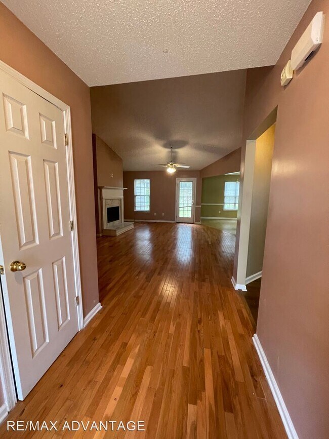 Building Photo - 3 br, 2 bath House - 8584 Guthrie Dr