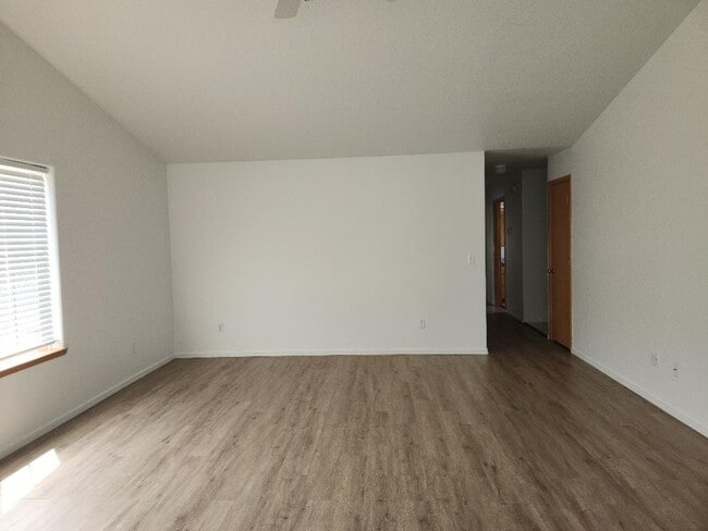 Building Photo - 2262 Ironwood St