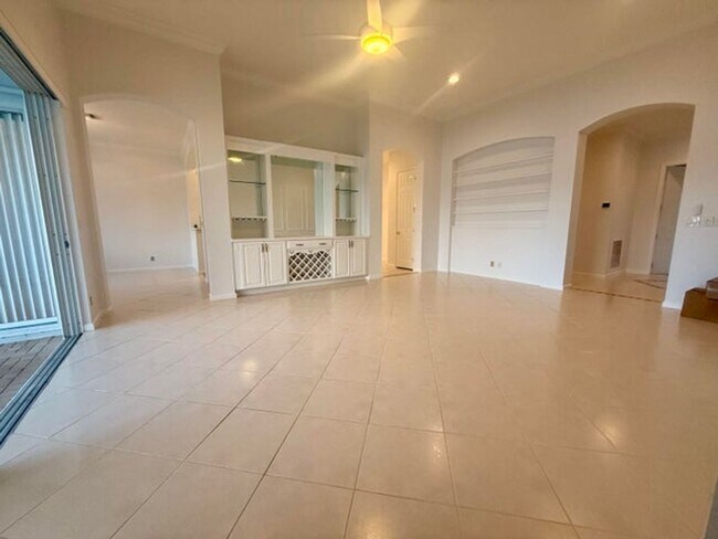 Foto del edificio - 9041 Bay Harbour Cir