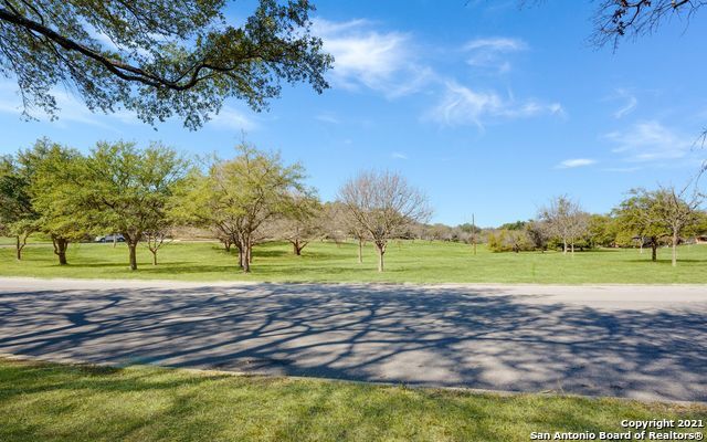 Foto del edificio - 6810 Moss Oak Dr