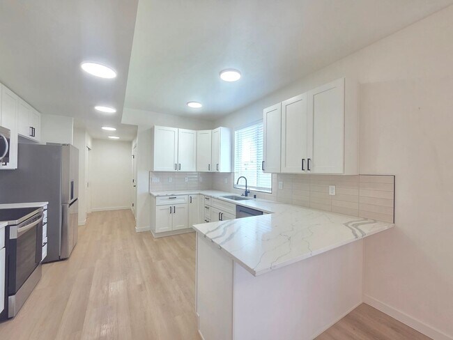 Building Photo - $2,800 - 4 Bed / 2.5 Stunning Home in Five Mile Prairie Neighborhood