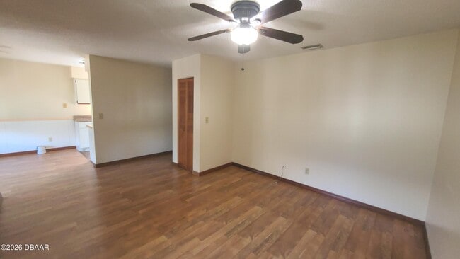 Building Photo - 840 Center Ave