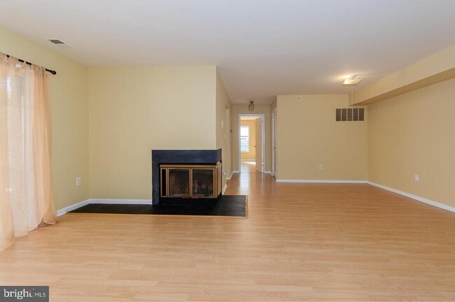 Building Photo - 115 Cascade Ct