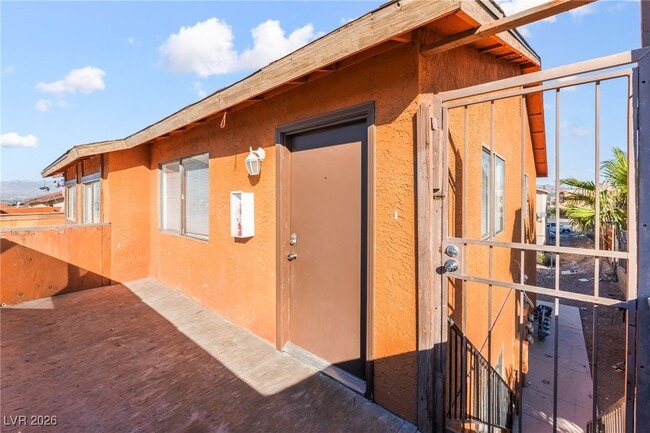 Building Photo - 6982 Hopkins Dr