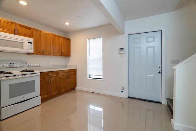 Building Photo - 5029 Breckenridge Pl