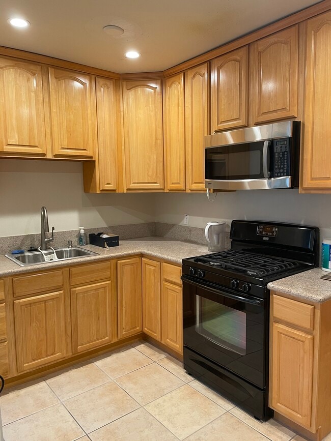 Foto del edificio - 1326 Barrington Way