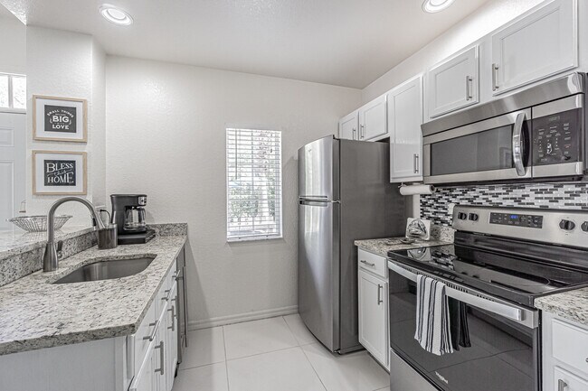 Building Photo - 4001 Santa Maria Dr