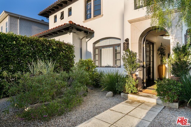 Building Photo - 3330 Inglewood Blvd