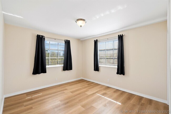 Foto del edificio - 2420 SE 17th St