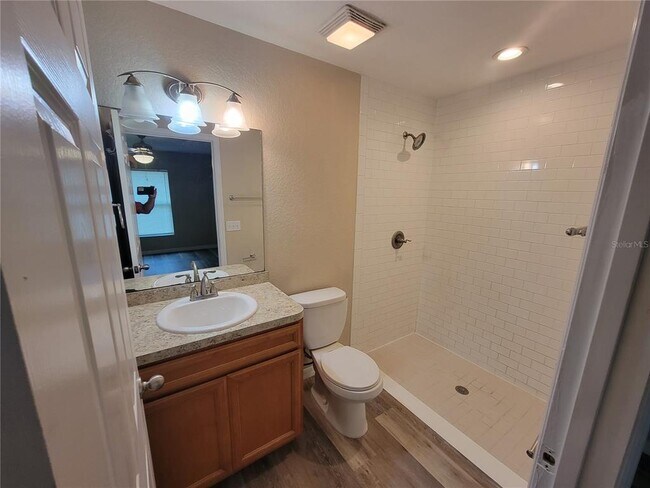 Building Photo - 7009 Hemlock Crse