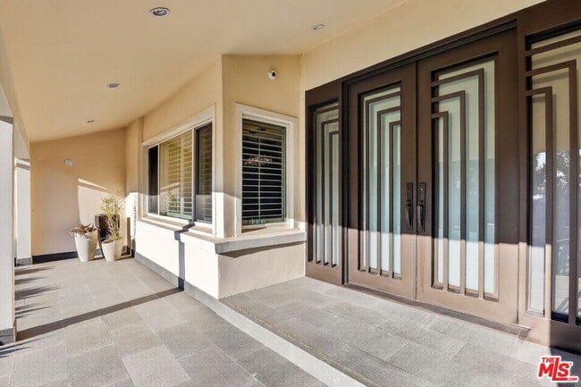 Foto del edificio - 4186 Regal Oak Dr