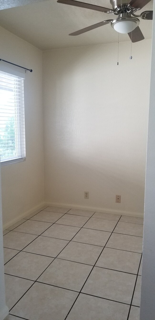 Building Photo - 853 Cerritos Ave