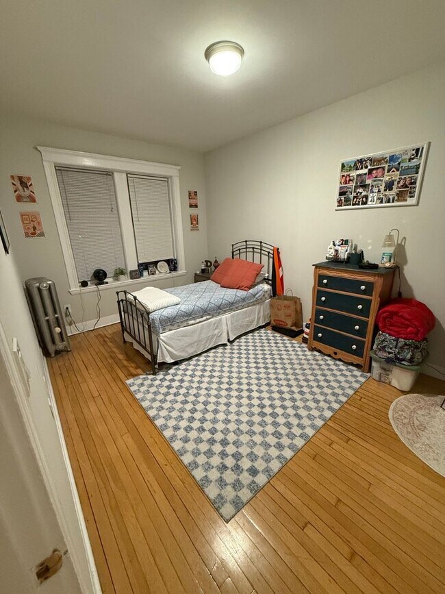 Foto del edificio - Beautiful 3 bed in Allston.....